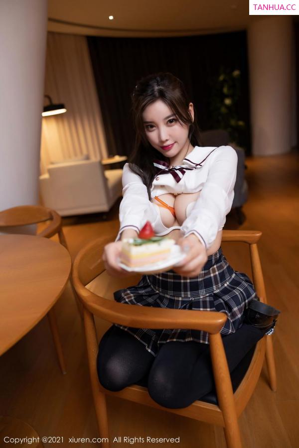 杨晨晨 sugar小甜心CC 校园女神杨晨晨 格子裙耀眼夺目第22张图片